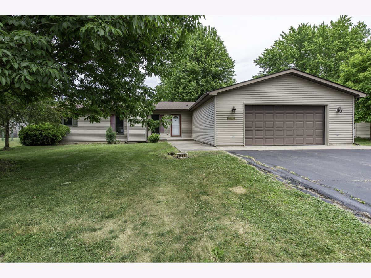  Sold Silver Lake Wisconsin, 814 Oak