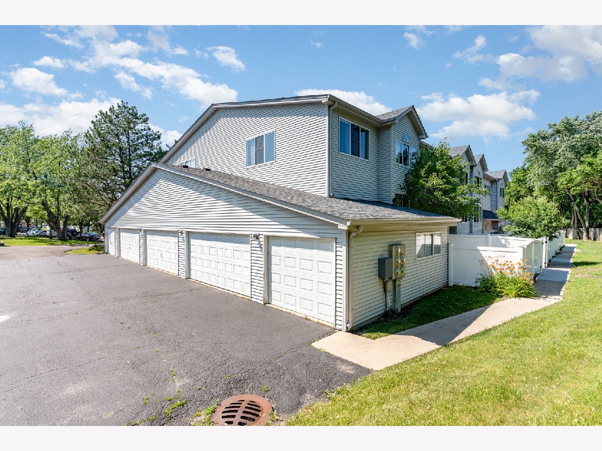 Townhomes & Condos Sold Fox Chase Aurora Illinois, 392 Park Ridge