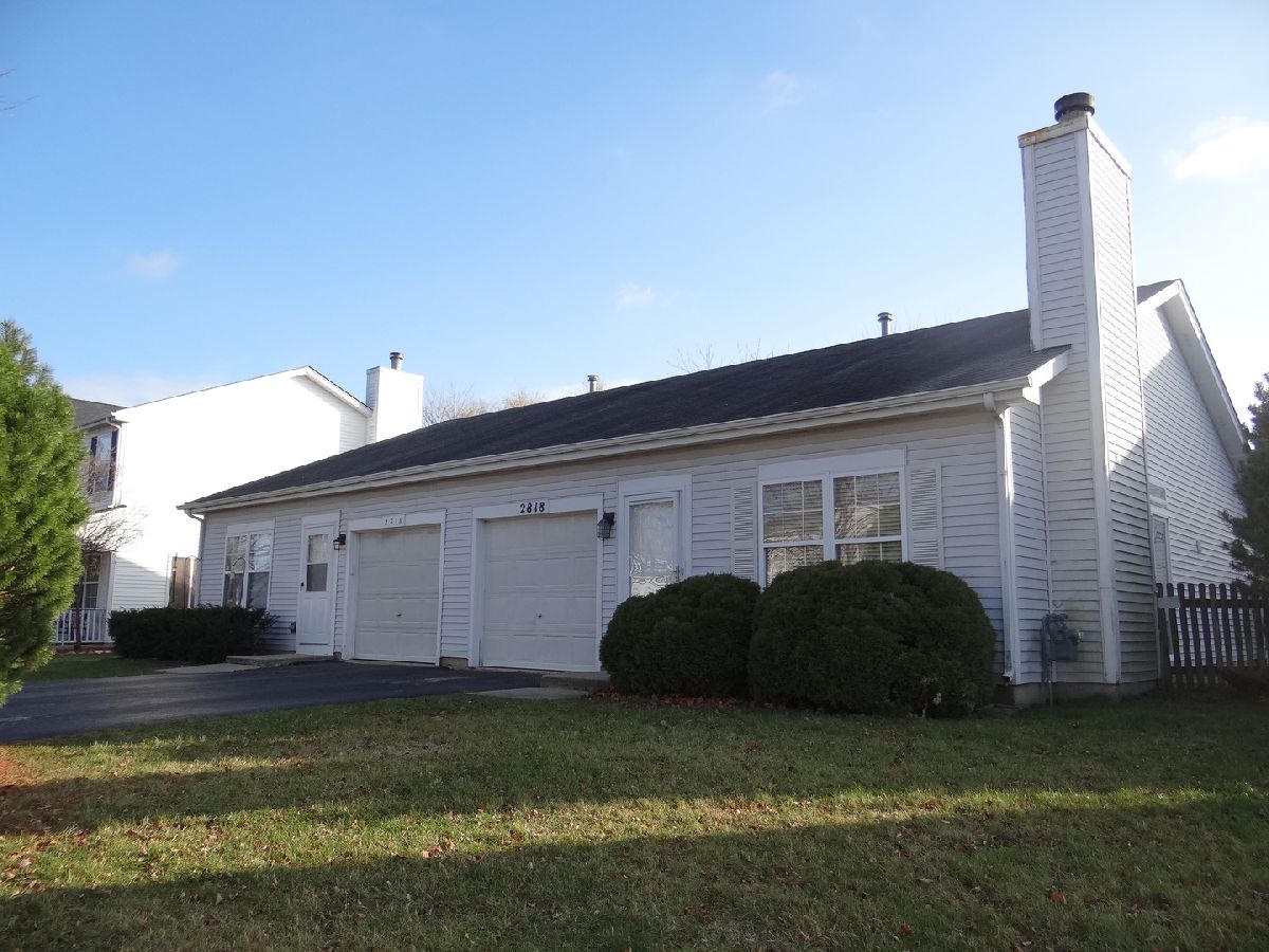 Townhomes & Condos & Homes Rented Woodlake Naperville Illinois, 2818 Alameda
