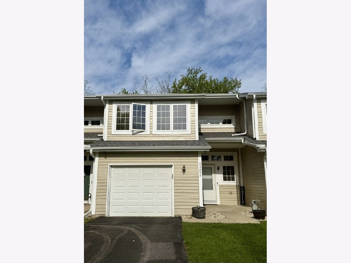 Townhomes Sold Village Green Mundelein Illinois, 26296 Green