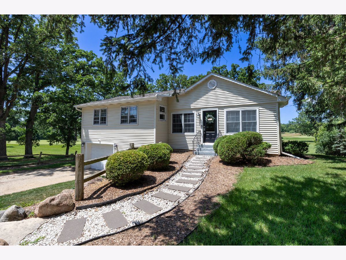Homes Sold Root Springs Cary Illinois, 9201 Spring Street