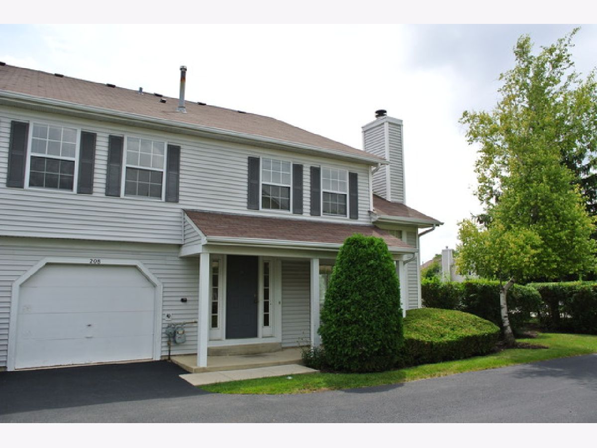 Rented Streamwood Illinois, 208 Ivy