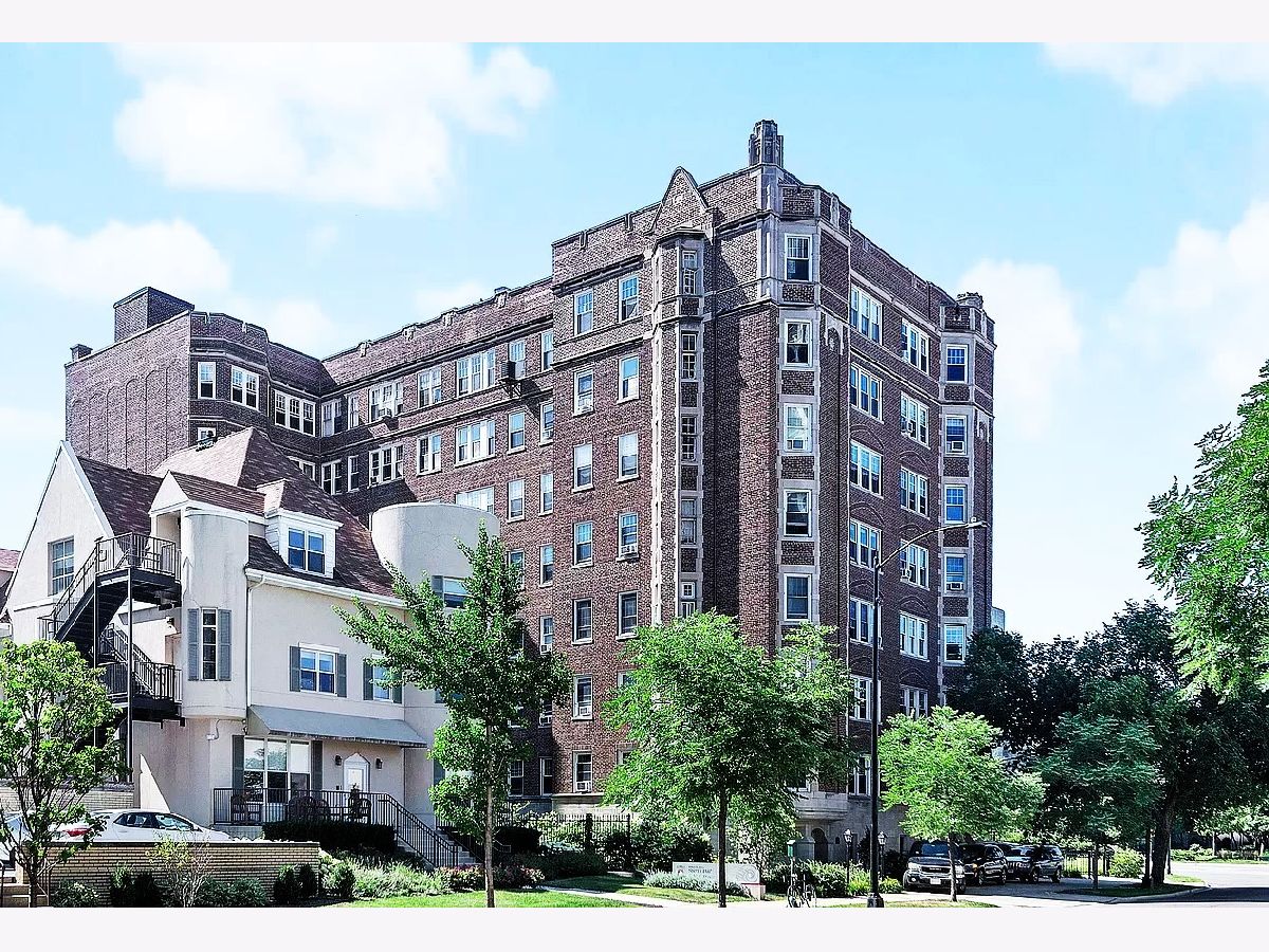 Condominiums & Homes For Sale Edgewater Beach Chicago Illinois, 6334 Sheridan Road