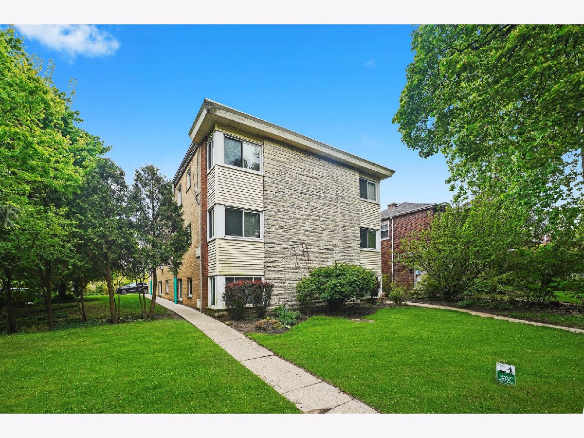 Condominiums Rented Austin Elmwood Courtyard Evanston Illinois, 200 South