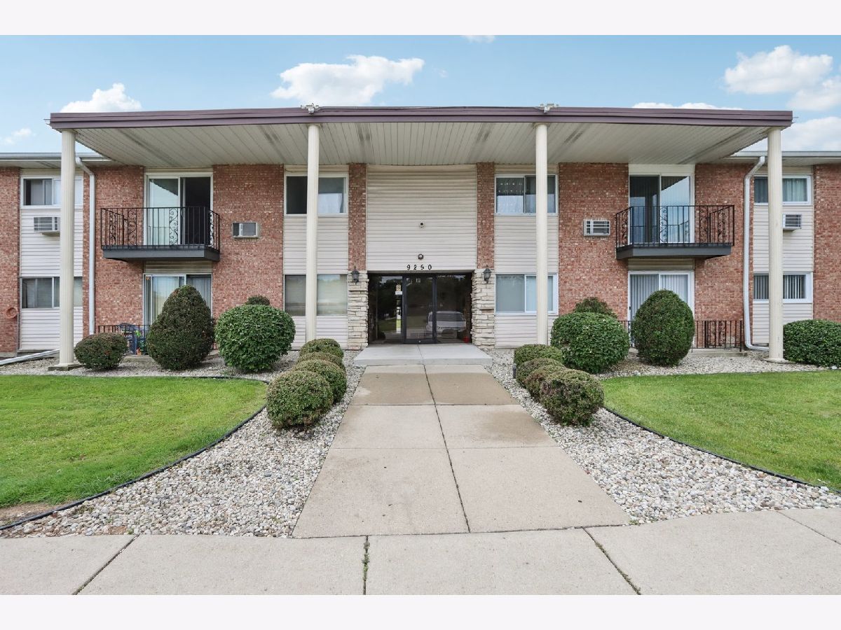 Condominiums Sold Coventry Place Des Plaines Illinois, 9250 Noel