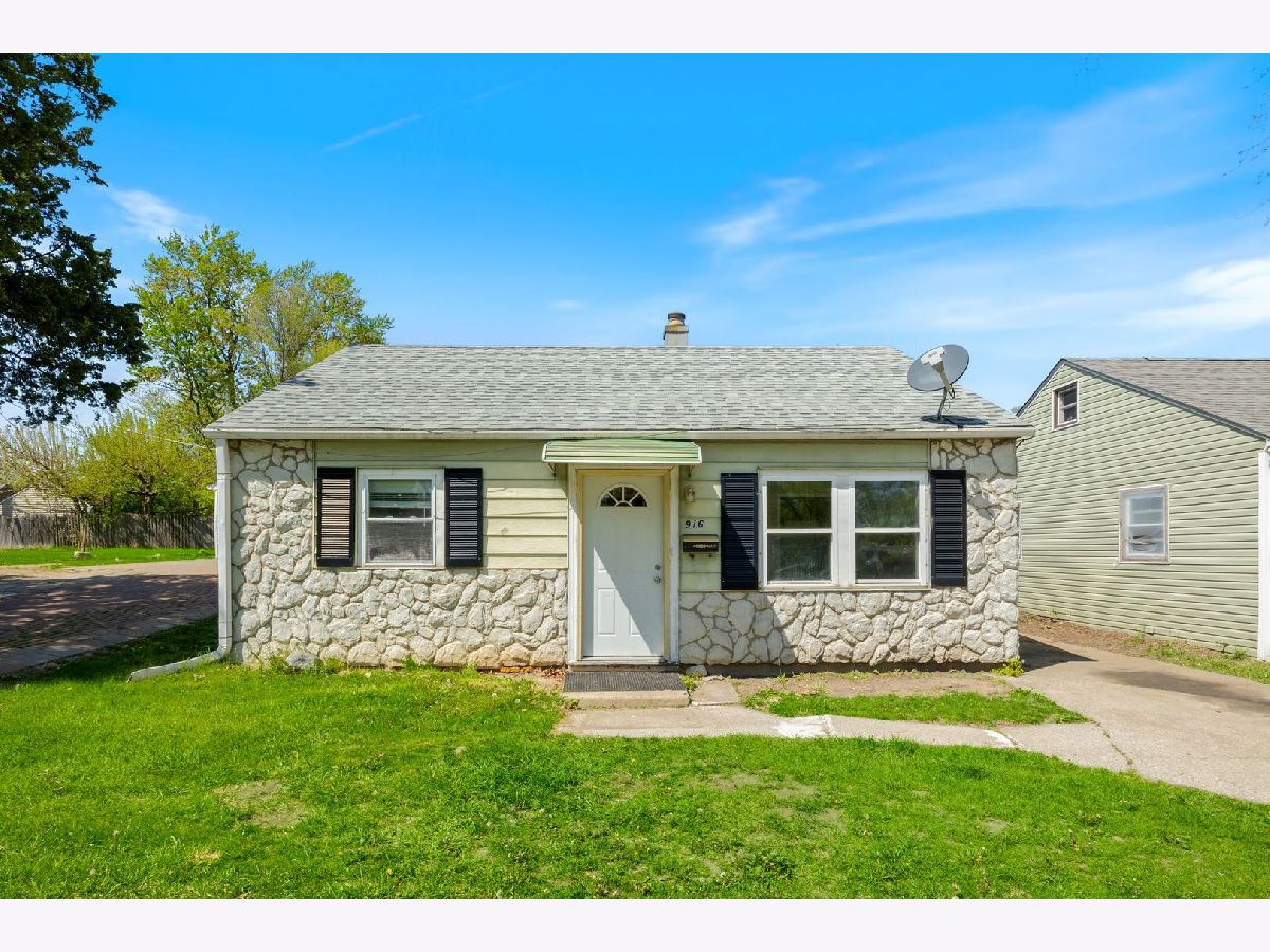  Rented Aurora Illinois, 916 5th