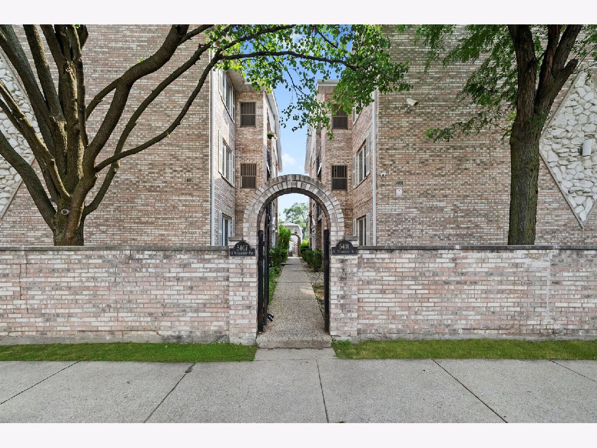 Condominiums Sold Shanghai Lil Condos Chicago Illinois, 5407 Milwaukee