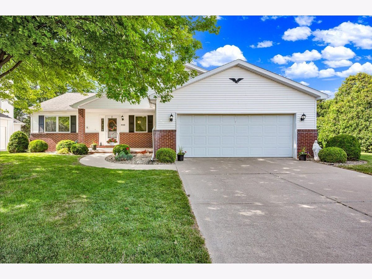 Homes & Condos & Townhomes Sold Windham Bloomington Illinois, 3508 Whisper