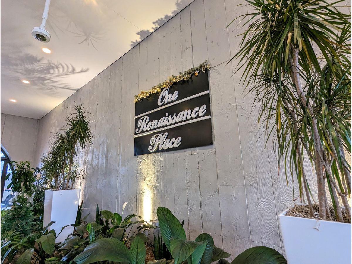 Condominiums Rented Renaissance Towers Palatine Illinois, 1 Renaissance