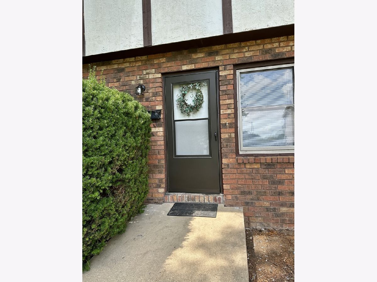 Condos & Townhomes Sold Northbrook Normal Illinois, 706 Golfcrest