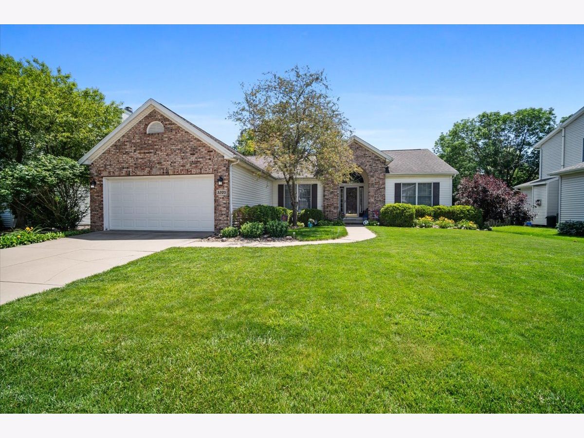 Homes Sold White Eagle South Bloomington Illinois, 3205 Stonebridge
