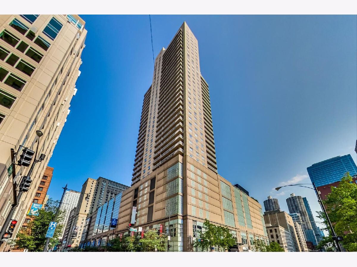 Condominiums Sold Grand Plaza Chicago Illinois, 545 Dearborn