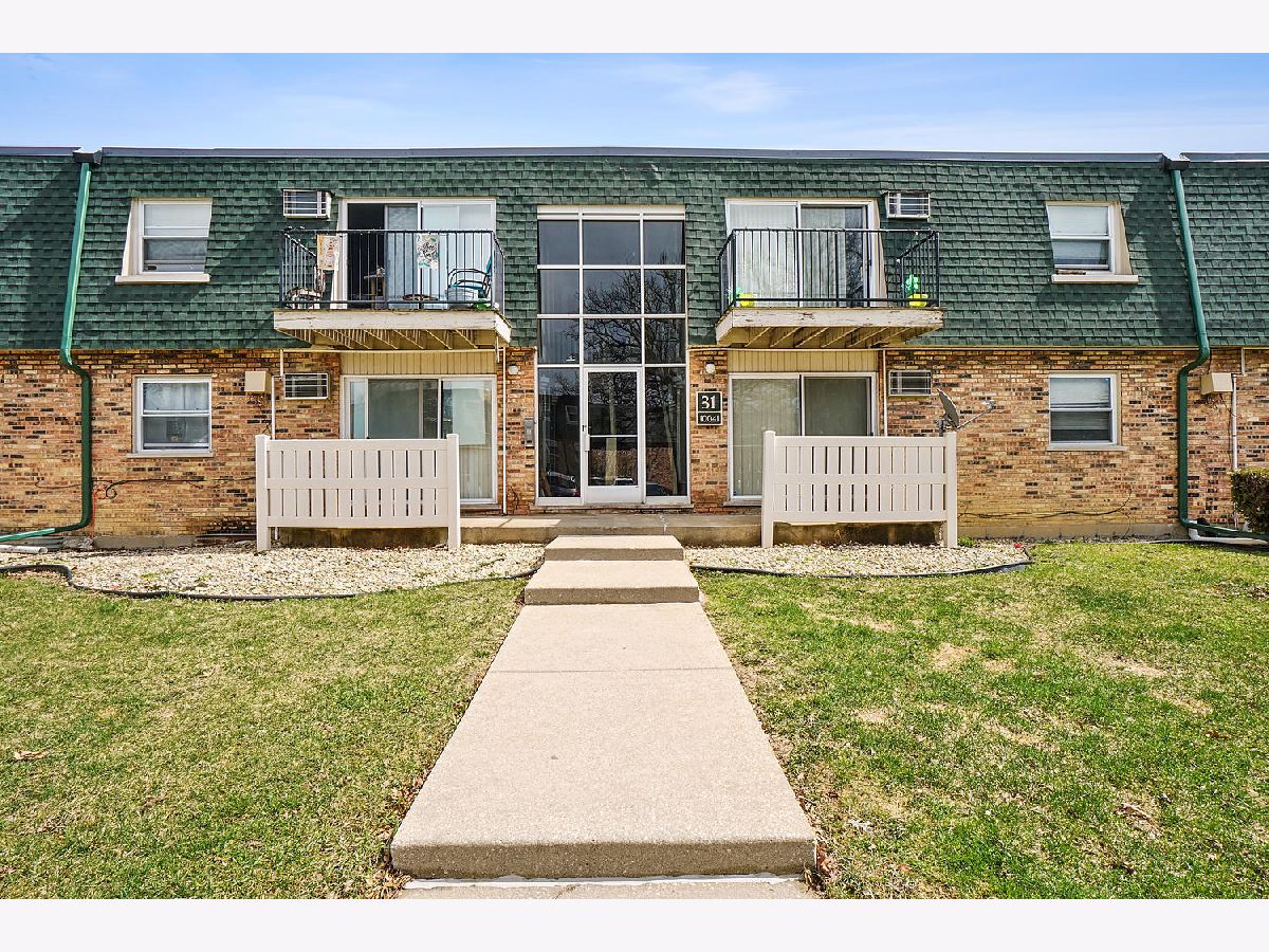 Condominiums For Sale Green Oaks Palos Hills Illinois, 10045 Walnut Terrace
