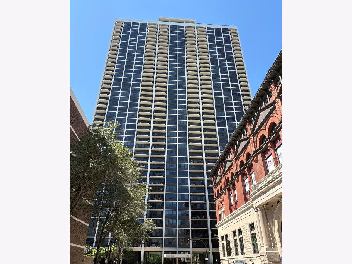 Condominiums Sold James House Chicago Illinois, 1560 Sandburg