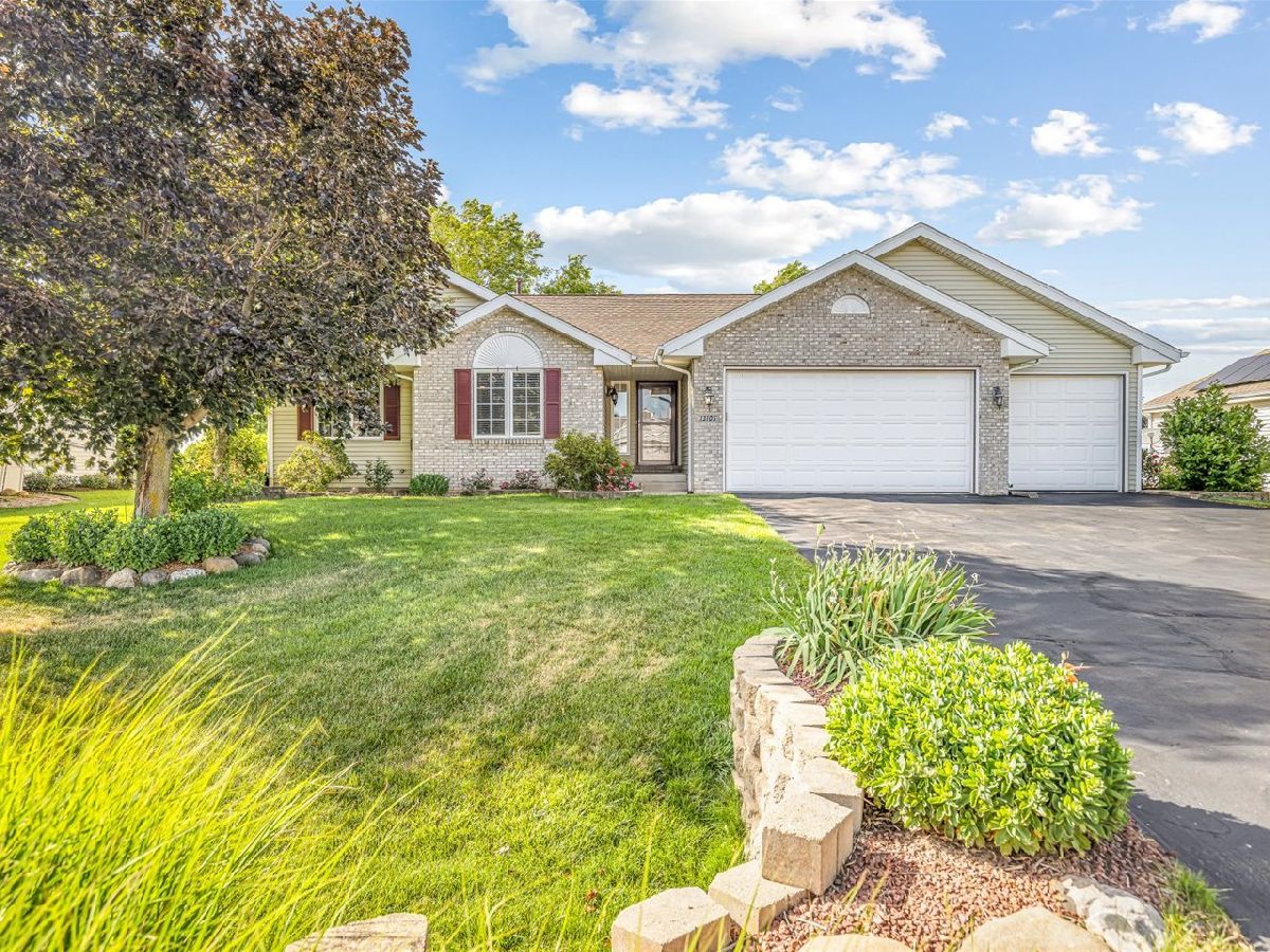  Sold Winnebago Illinois, 13105 Springhill