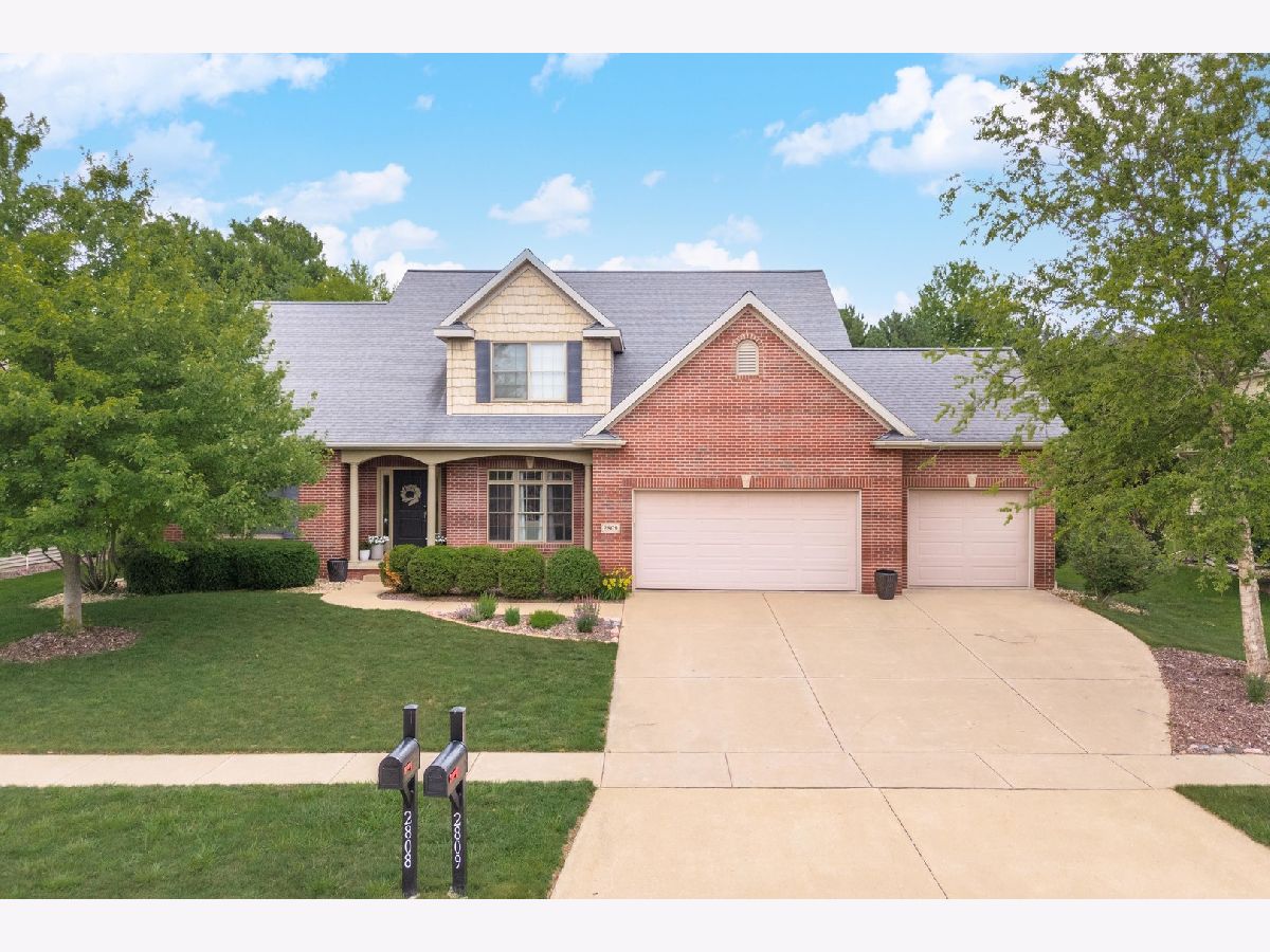 Homes & Condos & Townhomes For Sale Royal Links Bloomington Illinois, 2809 Alana Way