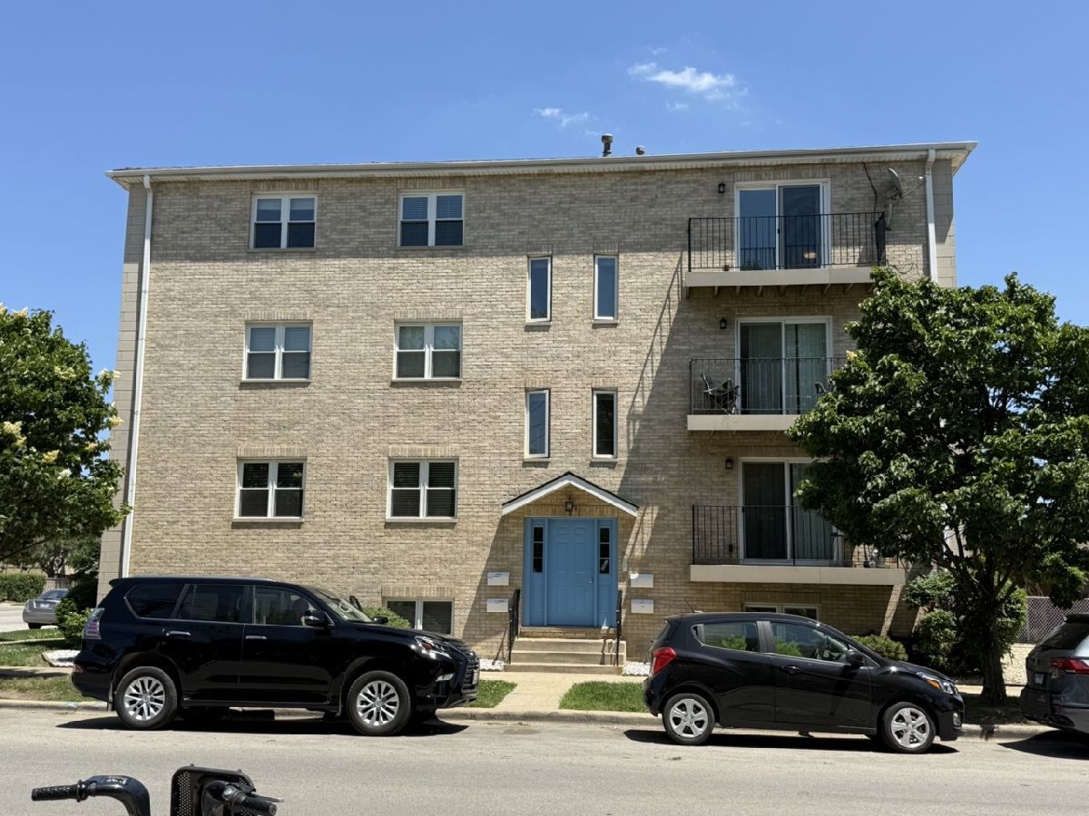  Rented Chicago Illinois, 7859 Addison
