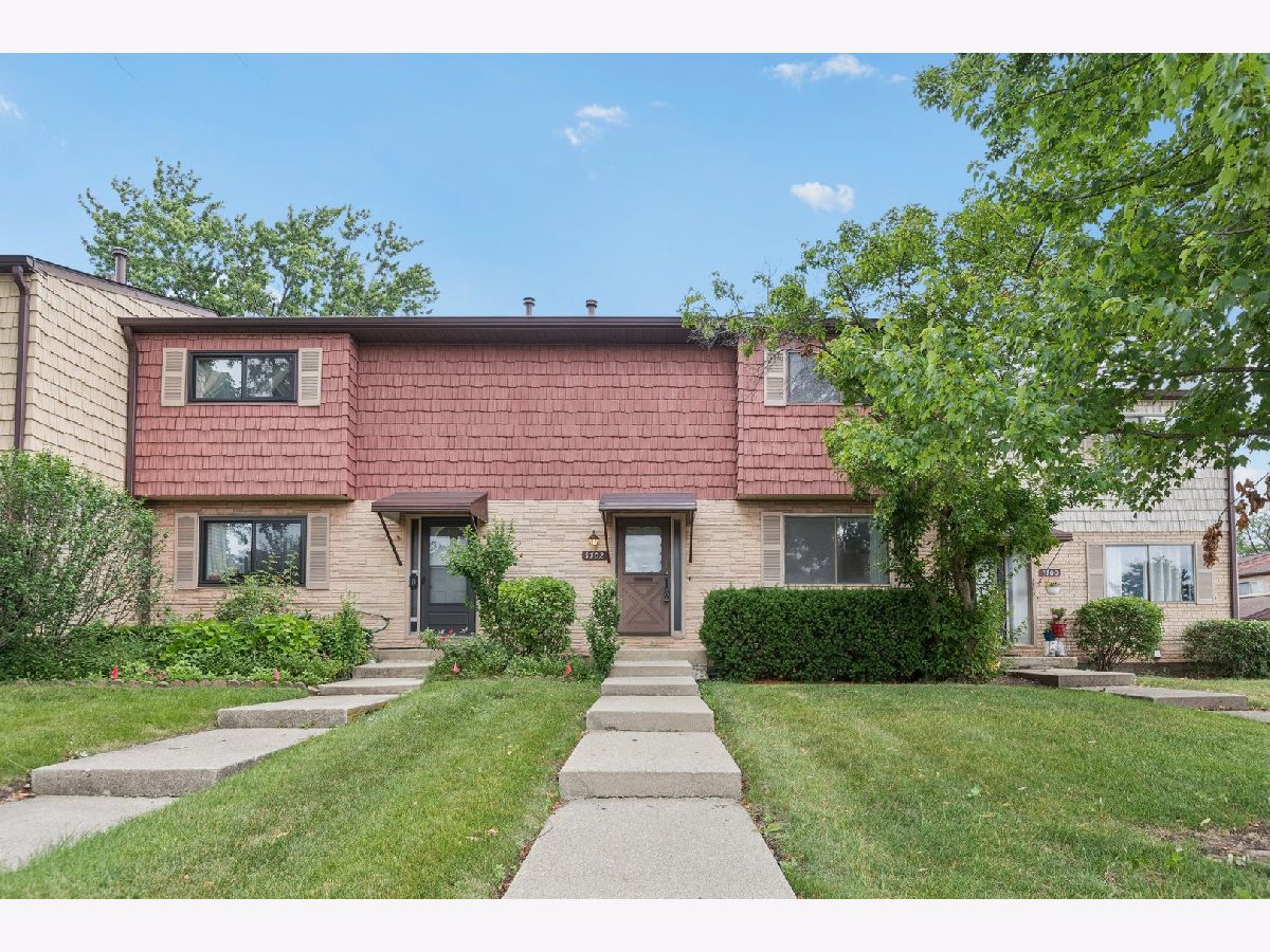 Townhomes Sold Tahoe Village Wheeling Illinois, 1702 Lakeview