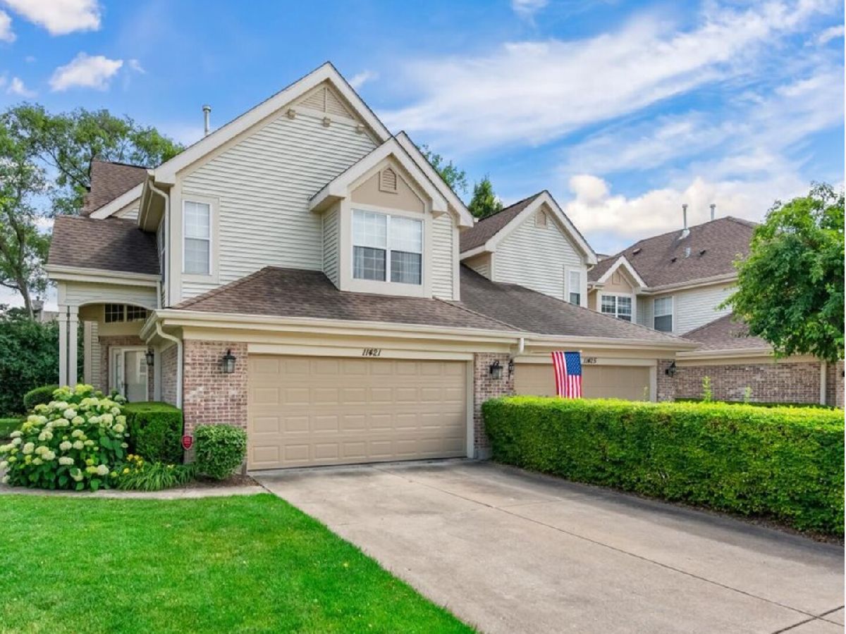 Townhomes Sold Prescott Square Westchester Illinois, 11421 Enterprise