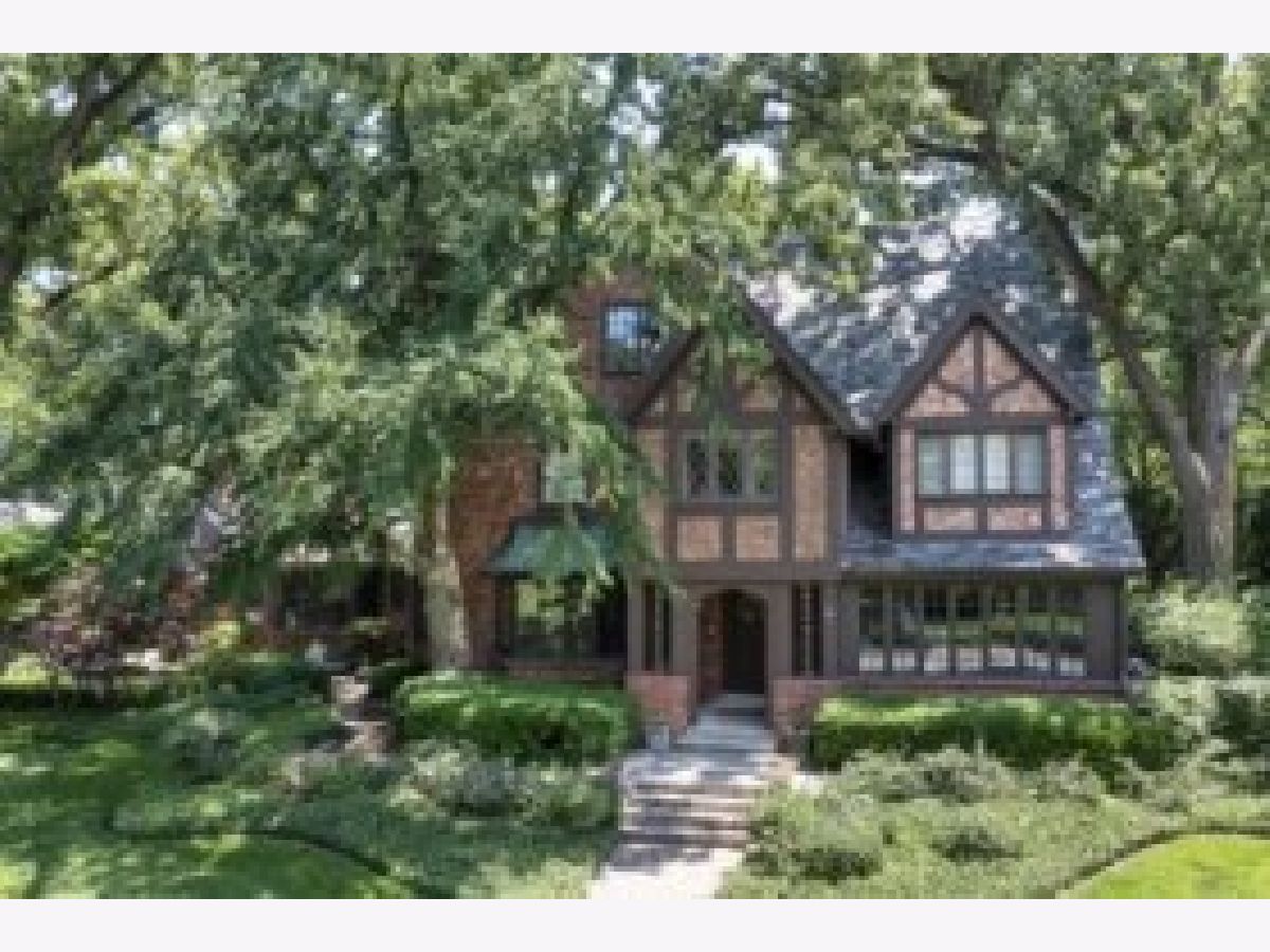  Sold Kenilworth Illinois, 220 Woodstock