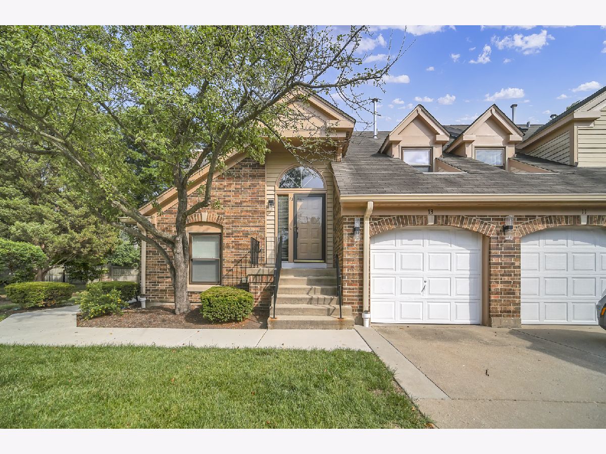 Townhomes & Condos & Homes Sold Woodlands Of Fiore Buffalo Grove Illinois, 13 Willow