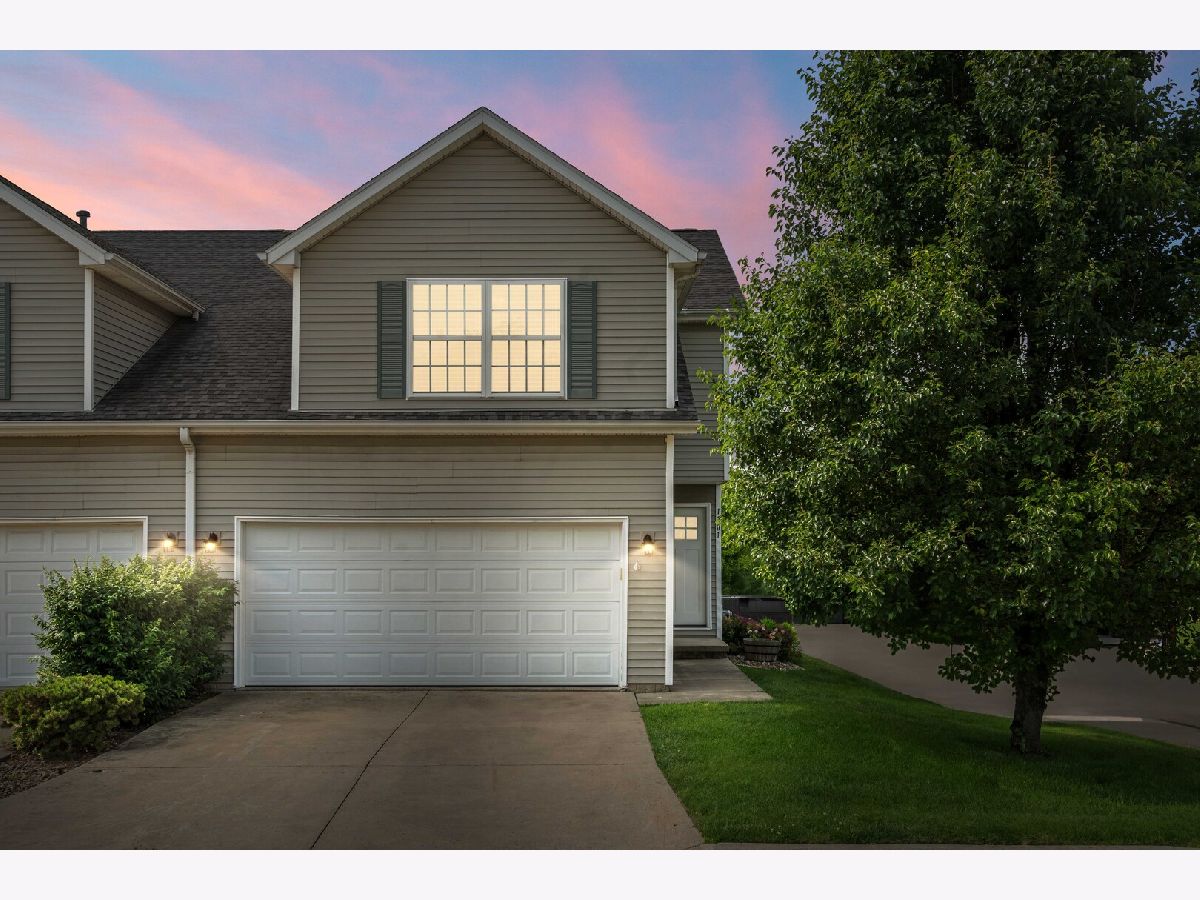 Condos & Townhomes & Homes Sold Links Landing Bloomington Illinois, 1201 Riviera