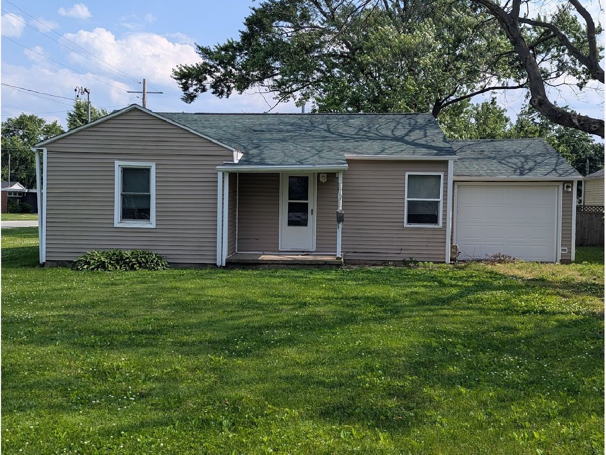  For Sale Tuscola Illinois, 707 Van Allen Street