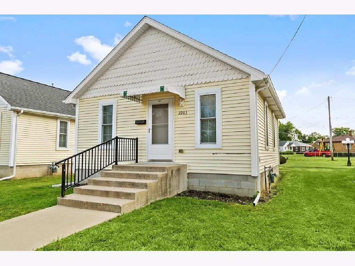  Rented Naplate Illinois, 2205 Ottawa