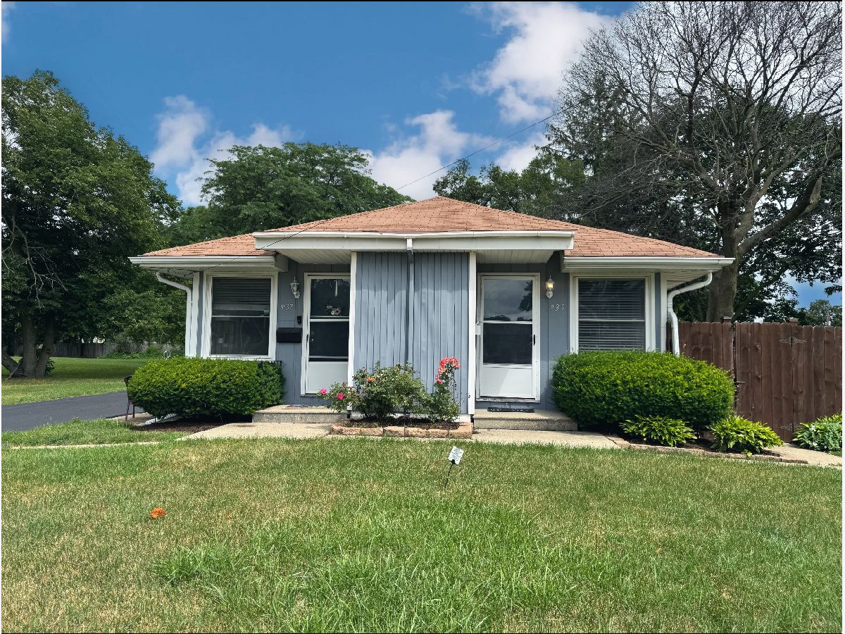  Rented Sycamore Illinois, 935 Dekalb