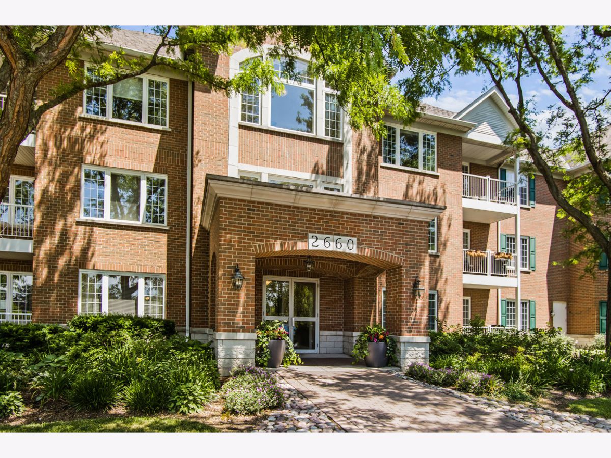 Townhomes & Condos & Homes Sold Heatherfield Glenview Illinois, 2660 Summit