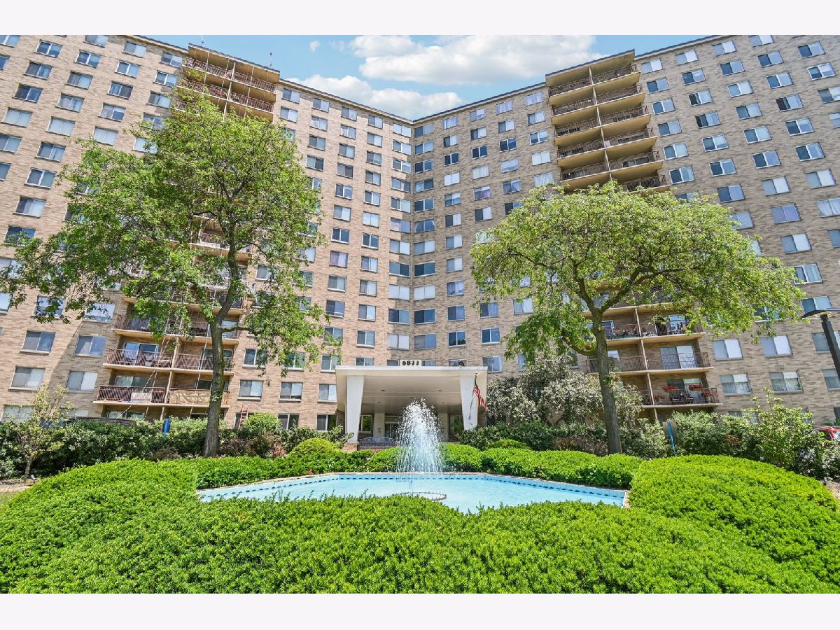 Condominiums For Sale Winston Towers Chicago Illinois, 6833 Kedzie Avenue
