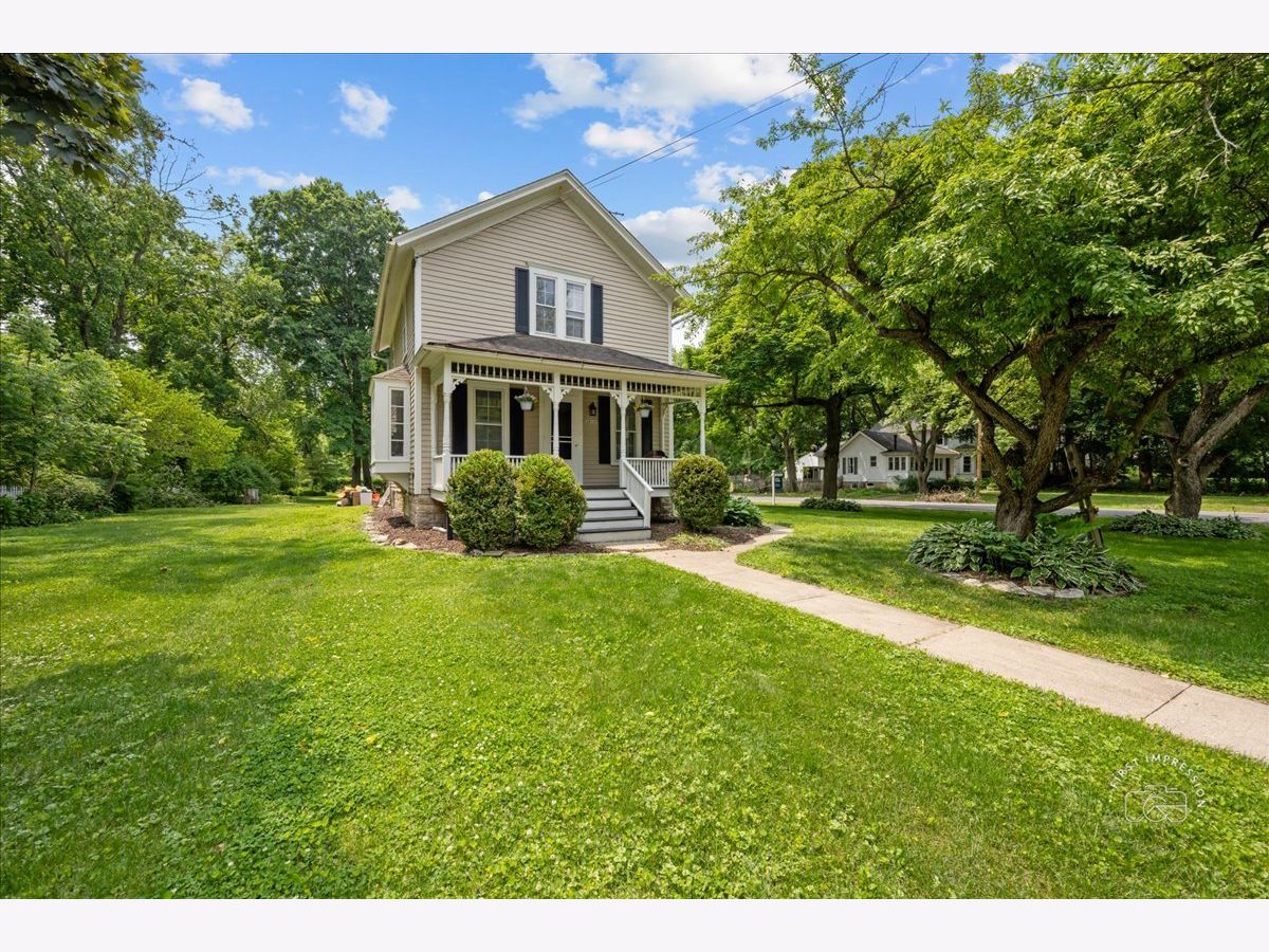  Sold Wayne Illinois, 32W167 Army Trail