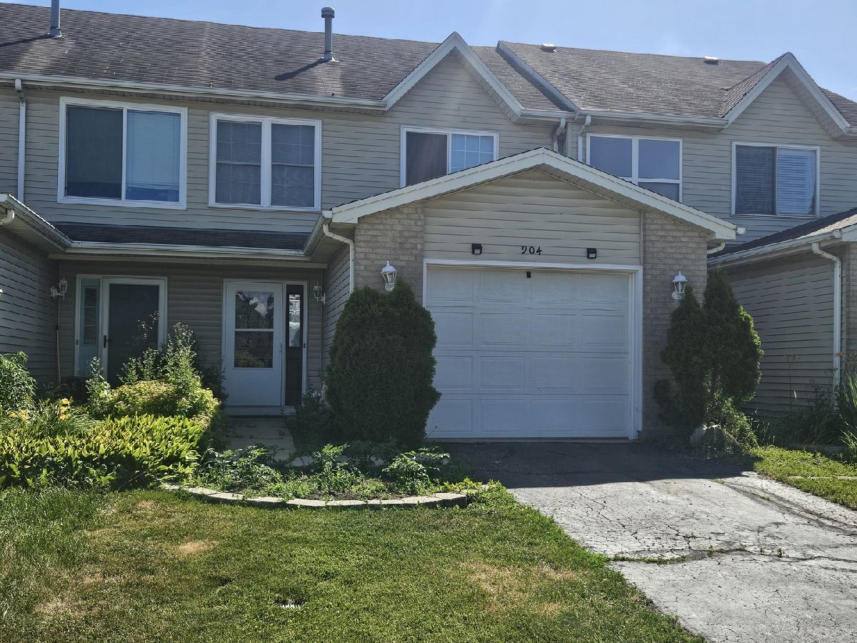  For Sale Genoa Illinois, 904 Oak Creek Drive