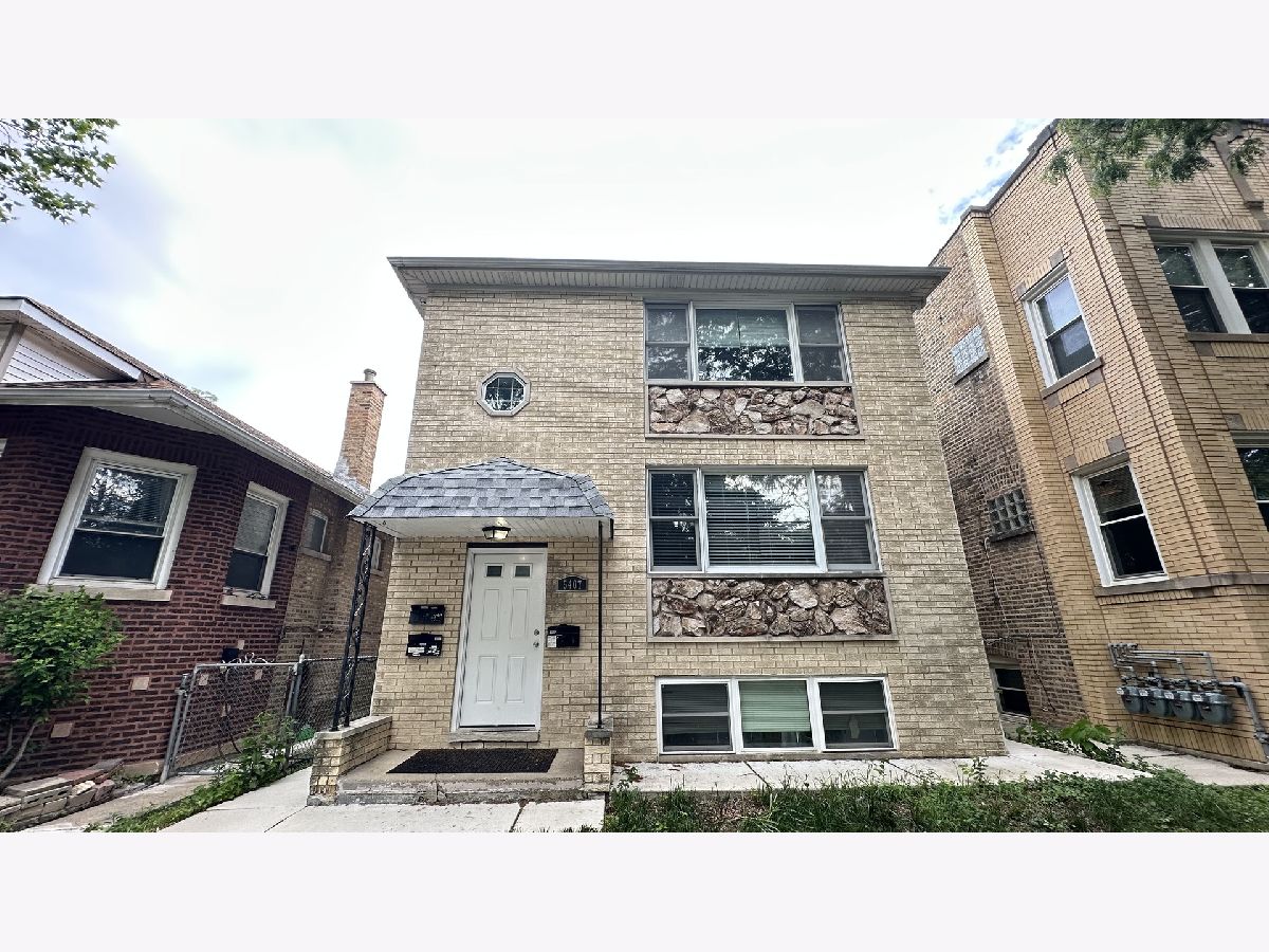 Rented Chicago Illinois, 5407 Sawyer