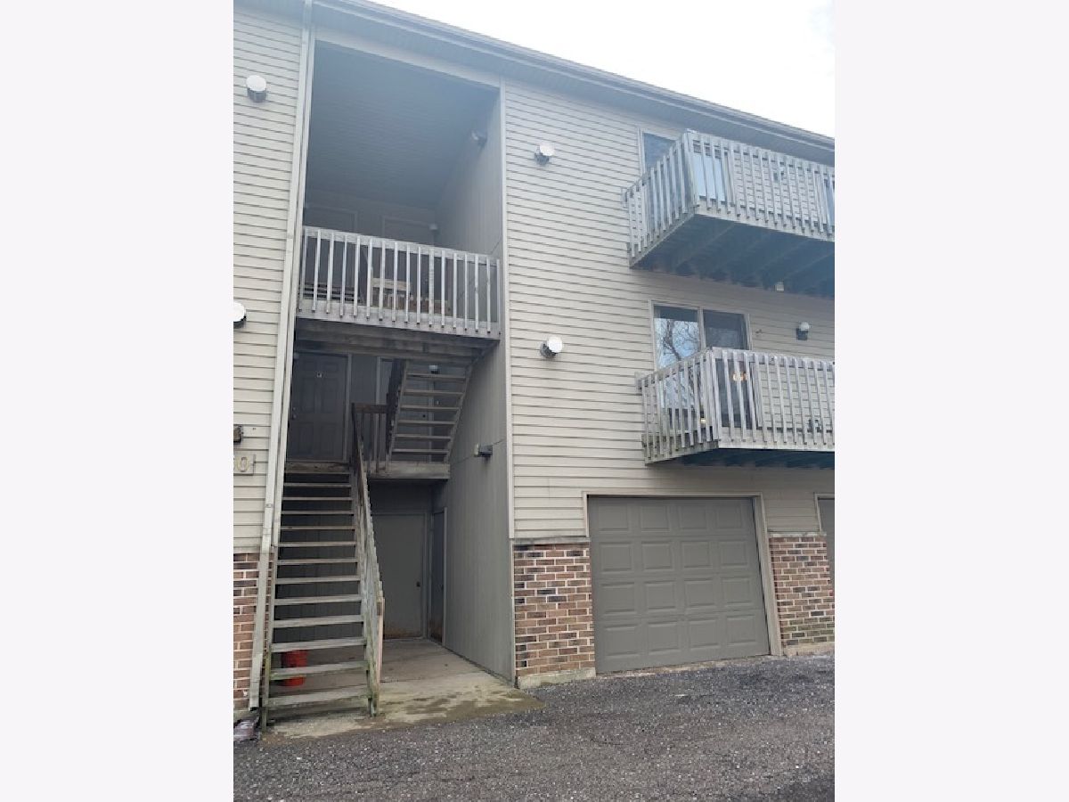  For Sale South Elgin Illinois, 350 Woodridge Circle