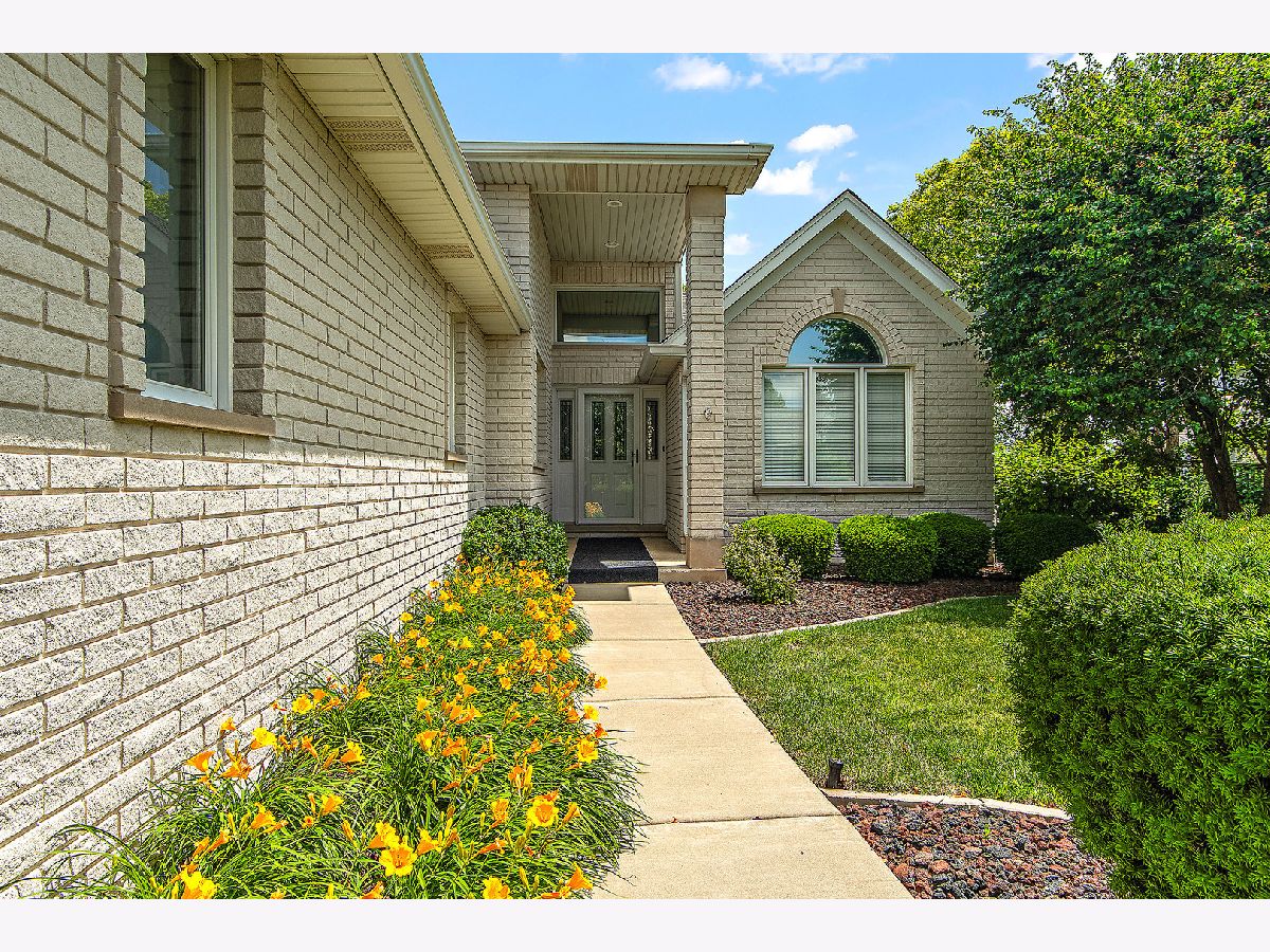 Townhomes Sold Hummingbird Hill Orland Park Illinois, 16243 Hummingbird Hill