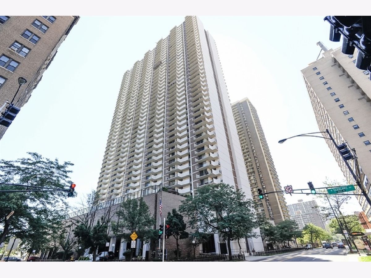 Condominiums Rented Malibu East Chicago Illinois, 6033 Sheridan