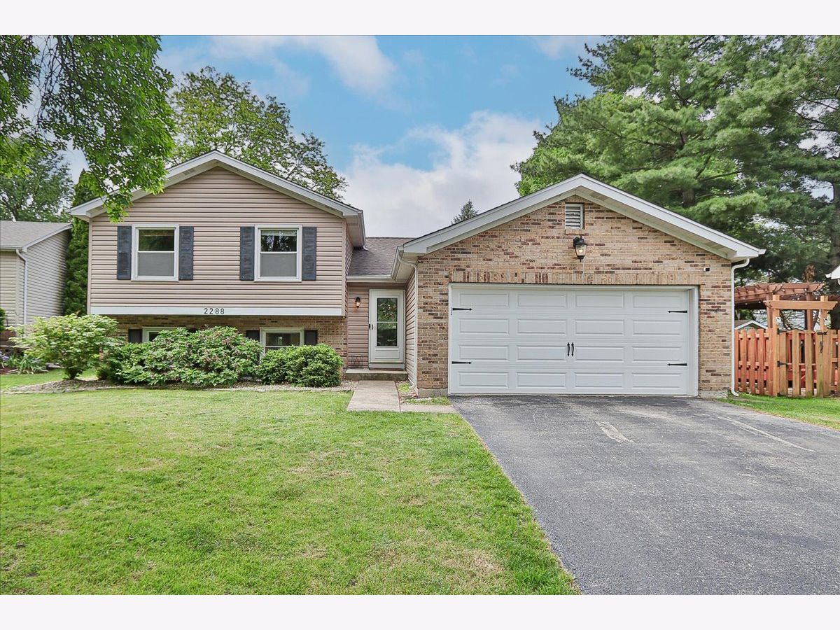 Homes Sold Cedar Glen Naperville Illinois, 2288 Briarhill