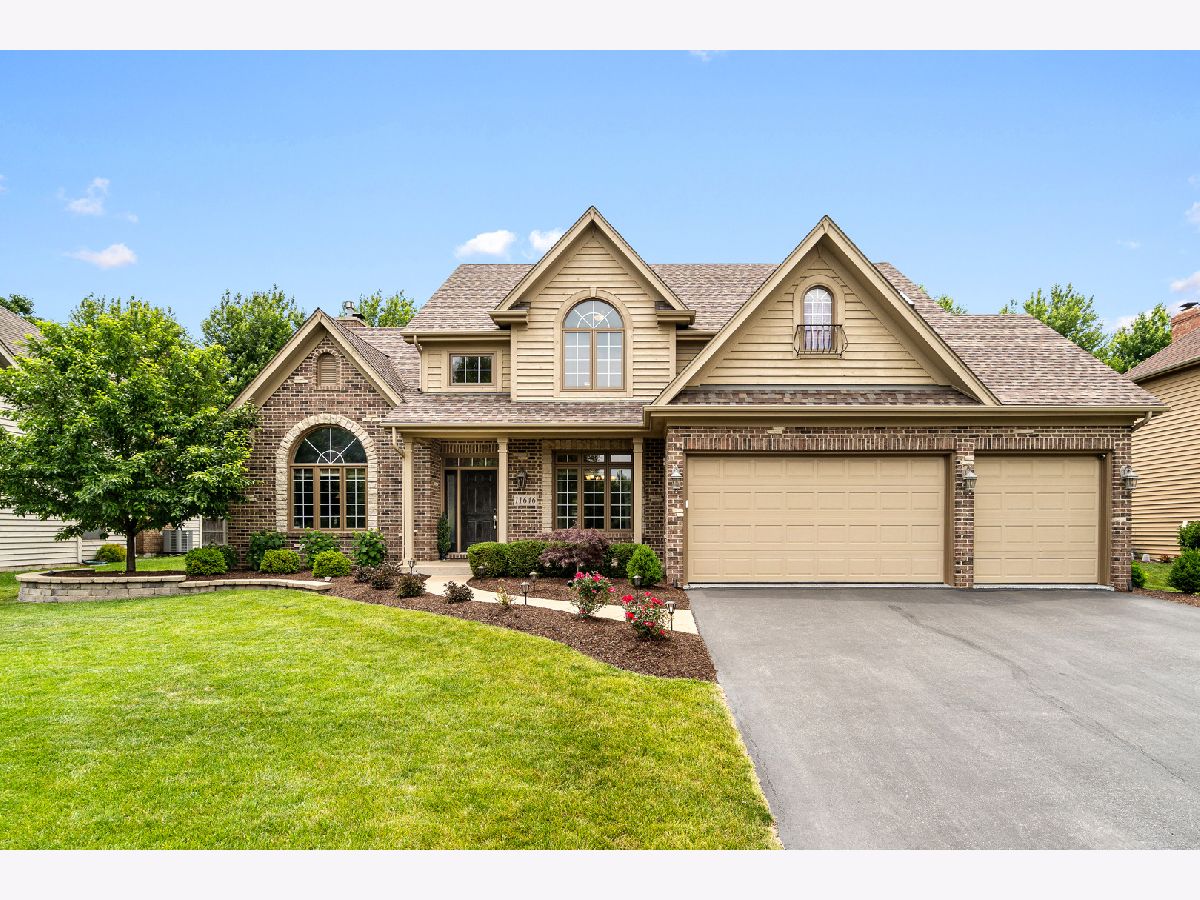 Homes & Condos & Townhomes Sold Century Trace Plainfield Illinois, 11646 Liberty