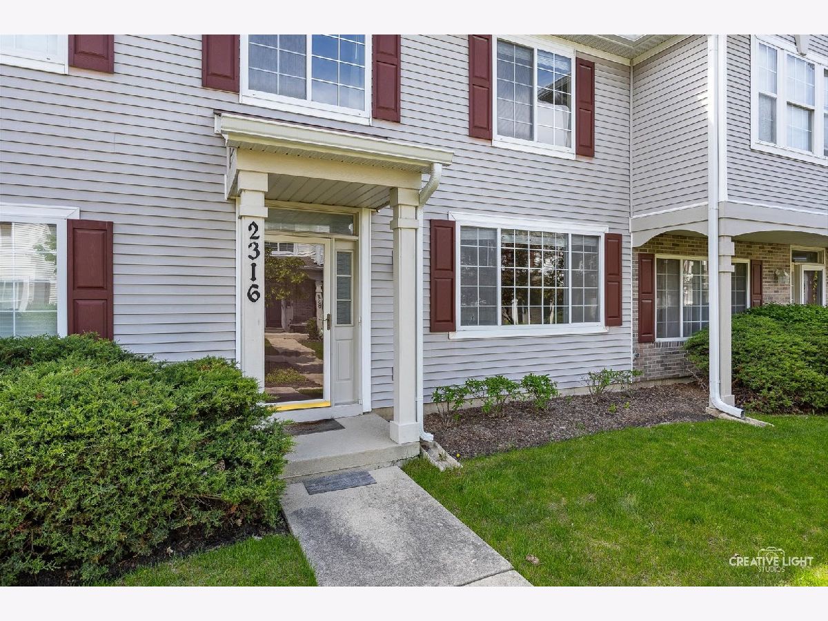 Townhomes & Condos Rented Reflections Aurora Illinois, 2316 Reflections