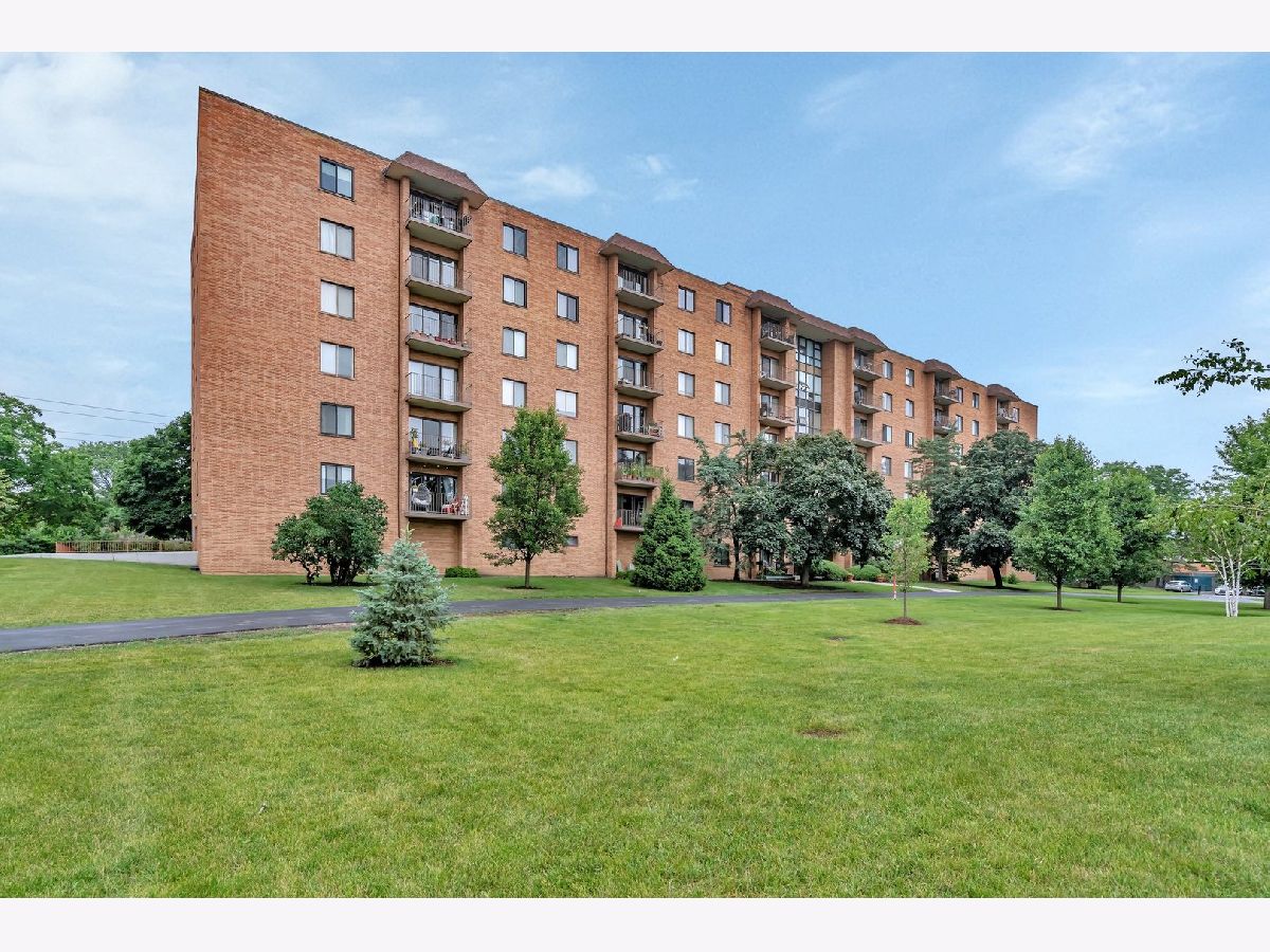 Condominiums Sold Crystal Towers Mount Prospect Illinois, 1727 Crystal