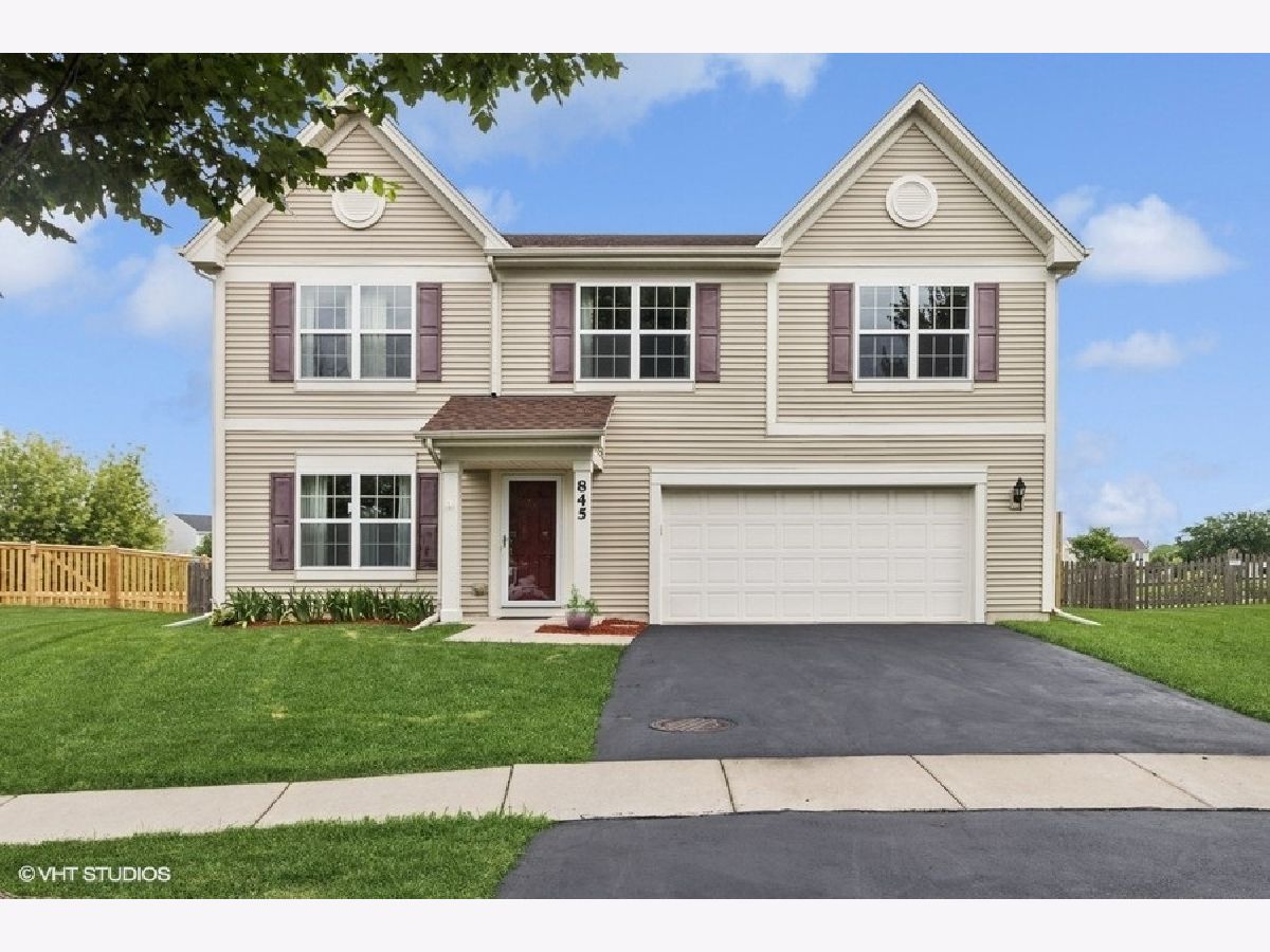  Sold Volo Illinois, 845 Chopin