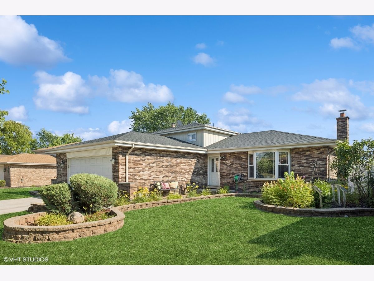 Homes & Townhomes & Condos Sold Cherry Hill Farms Tinley Park Illinois, 8437 167th
