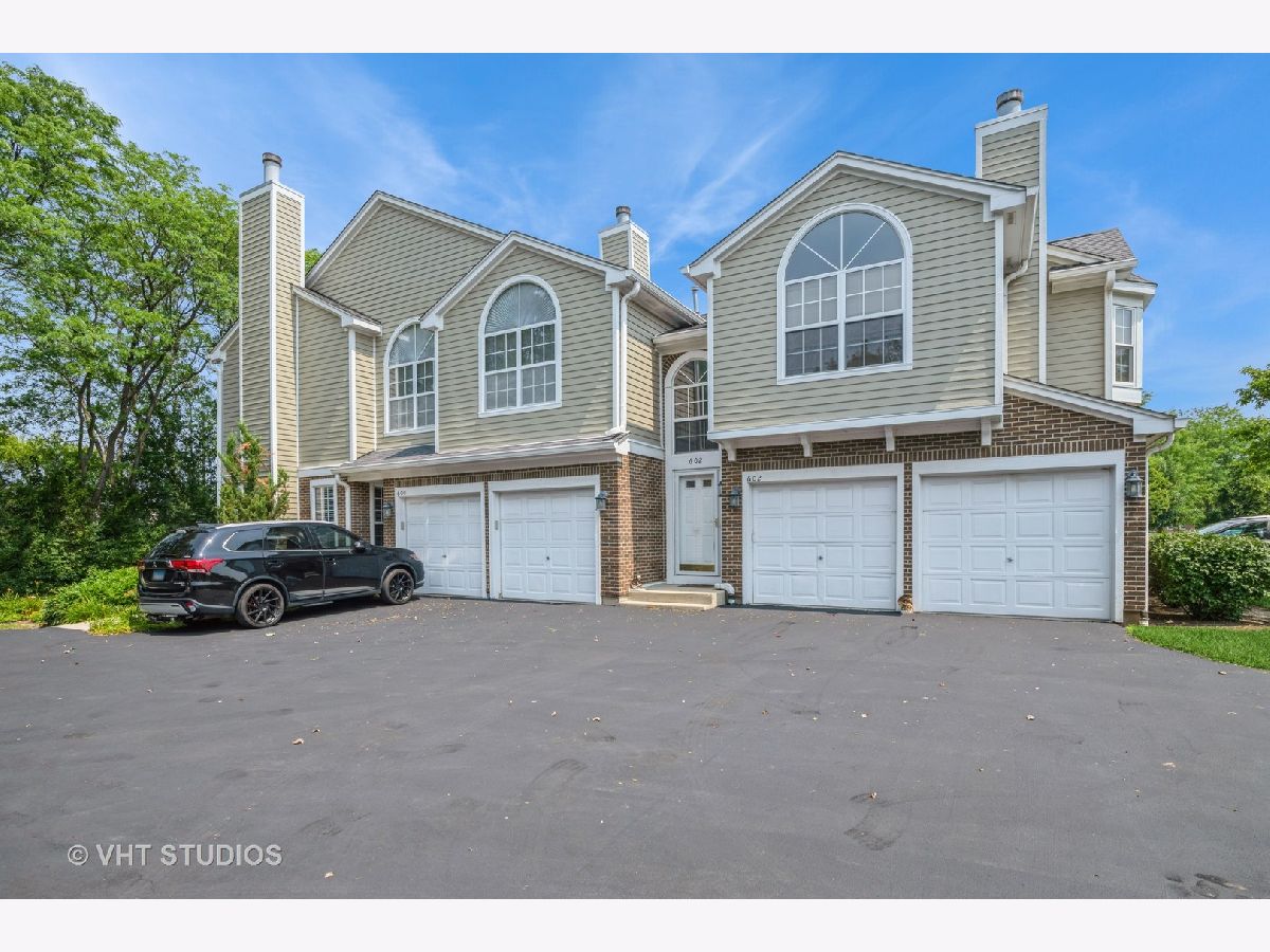 Townhomes & Condos For Sale Carriages Of Grosse Pointe Vernon Hills Illinois, 602 Muskegan Court