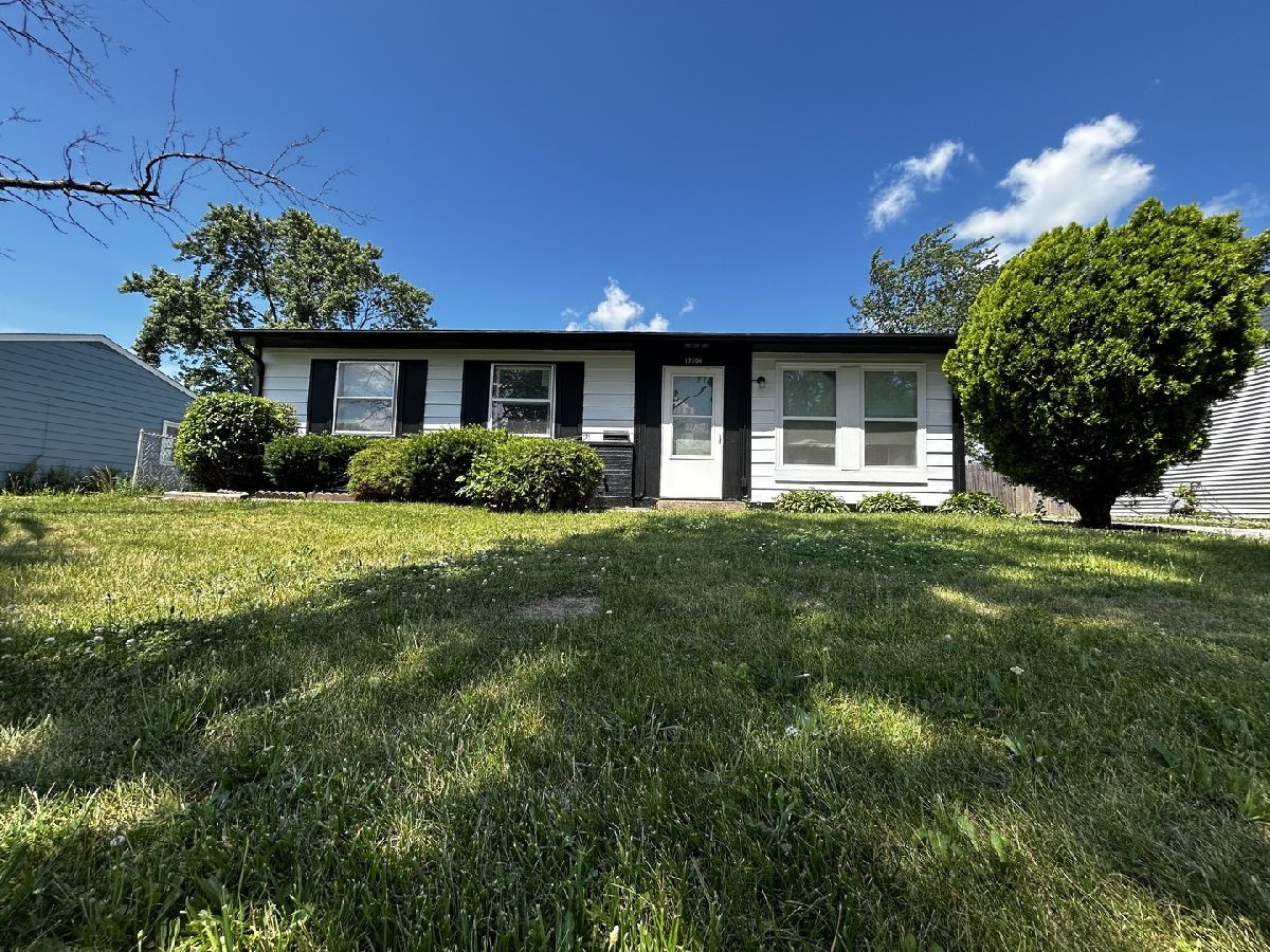 Homes For Sale Appletree Hazel Crest Illinois, 17304 Peach Grov Avenue