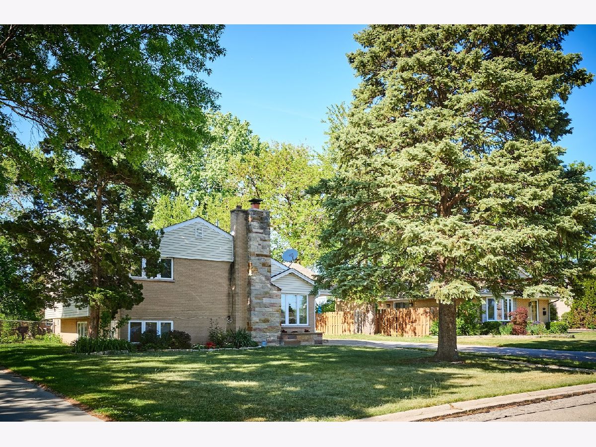  Rented Niles Illinois, 8418 Crain