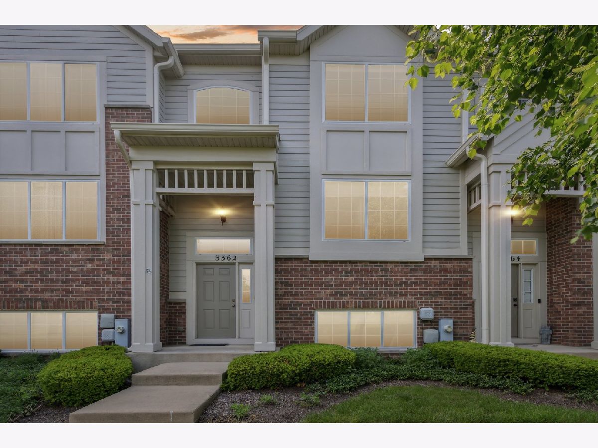 Rented Elgin Illinois, 3362 Cameron