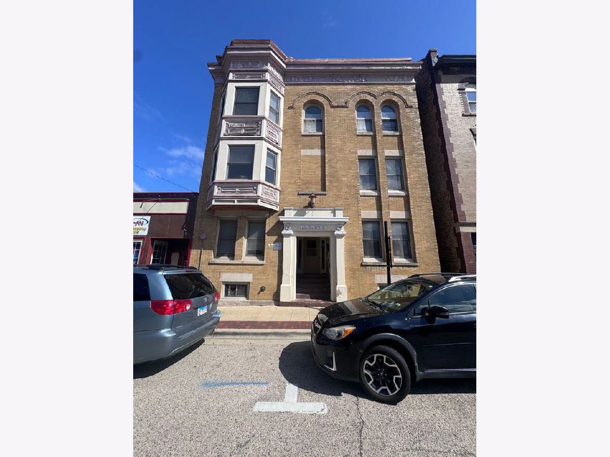  Rented Elgin Illinois, 160 Symphony