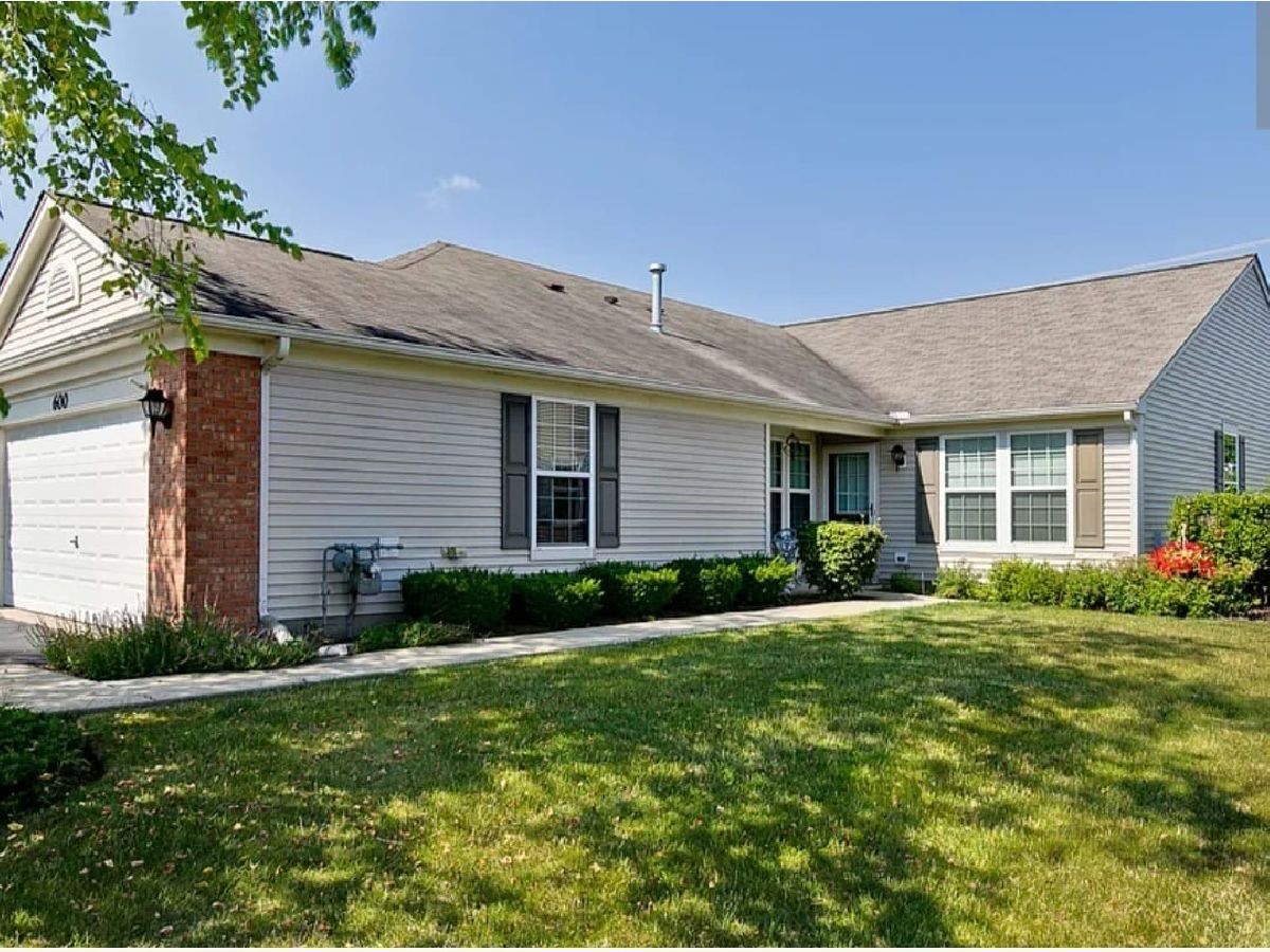  Rented Round Lake Illinois, 600 Curran