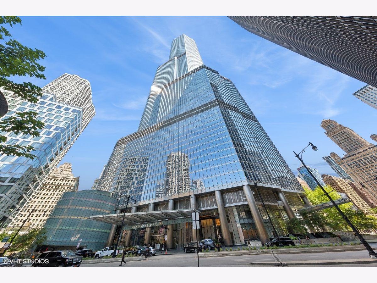Condominiums For Sale Trump Tower Chicago Chicago Illinois, 401 Wabash Street